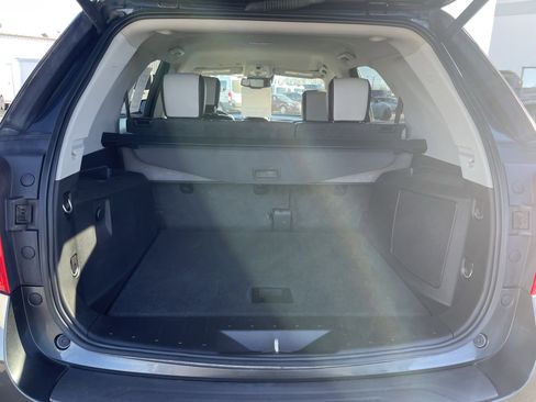 Used 2017 Chevrolet Equinox Premier w/ Enhanced Convenience Package image 9