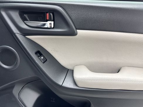 Used 2016 Subaru Forester 2.5i Limited image 46