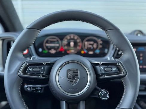 New 2025 Porsche Cayenne Turbo AWD/4WD image 19