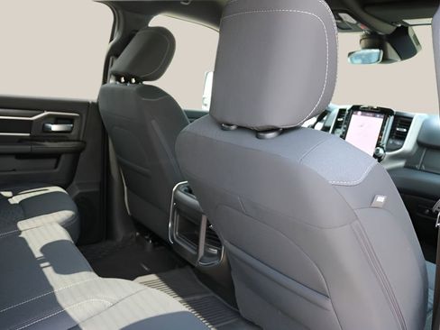New 2026 RAM 2500 Big Horn AWD/4WD image 18