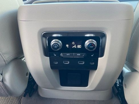 Certified 2024 GMC Yukon Denali w/ Advanced Technology Package AWD/4WD image 17