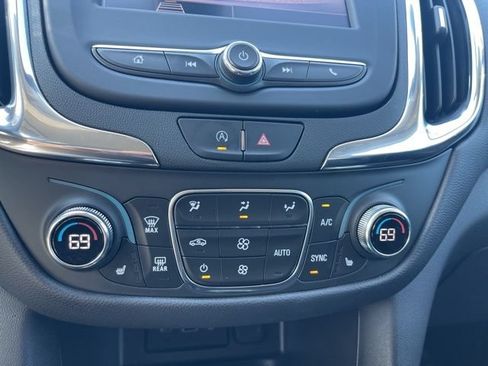 Used 2023 Chevrolet Equinox LT FWD image 29