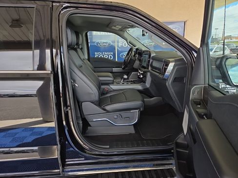 Used 2023 Ford F150 Lariat w/ Trailer Tow Package image 29