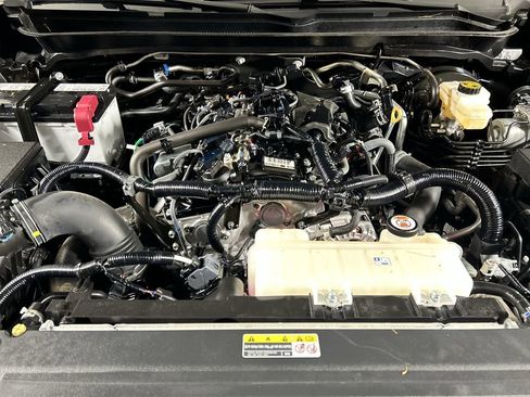 Used 2025 Toyota Tacoma SR5 image 11