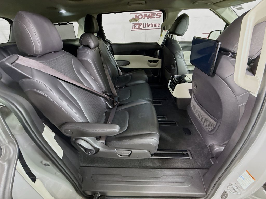 Used 2024 Kia Carnival SX Prestige FWD image 35