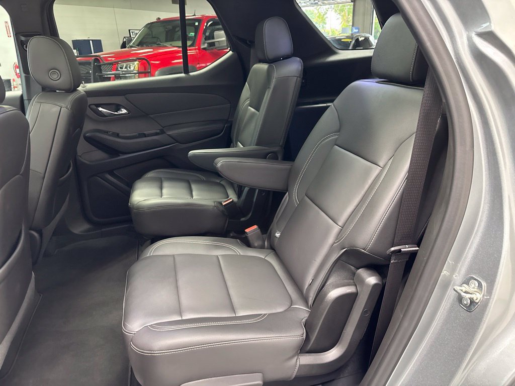 Used 2023 Chevrolet Traverse LT w/ LT Premium Package AWD/4WD image 45