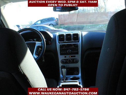 Used 2011 GMC Acadia SLE image 8