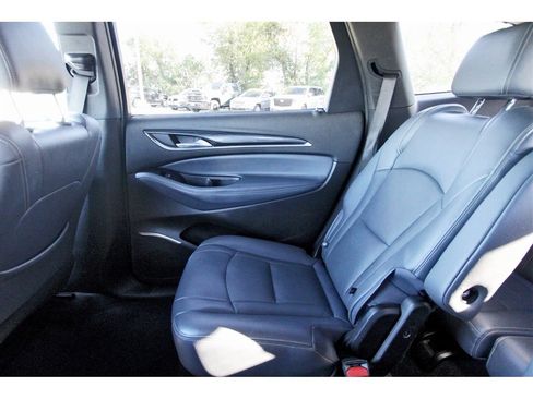 Used 2022 Buick Enclave Premium image 13