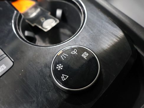 Used 2023 Nissan Rogue SV w/ SV Premium B Package image 32