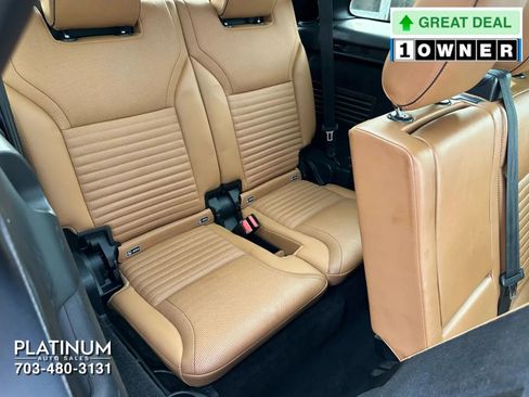 Used 2020 Land Rover Discovery HSE image 14