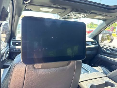 Used 2024 GMC Yukon XL Denali w/ Advanced Technology Package AWD/4WD image 18
