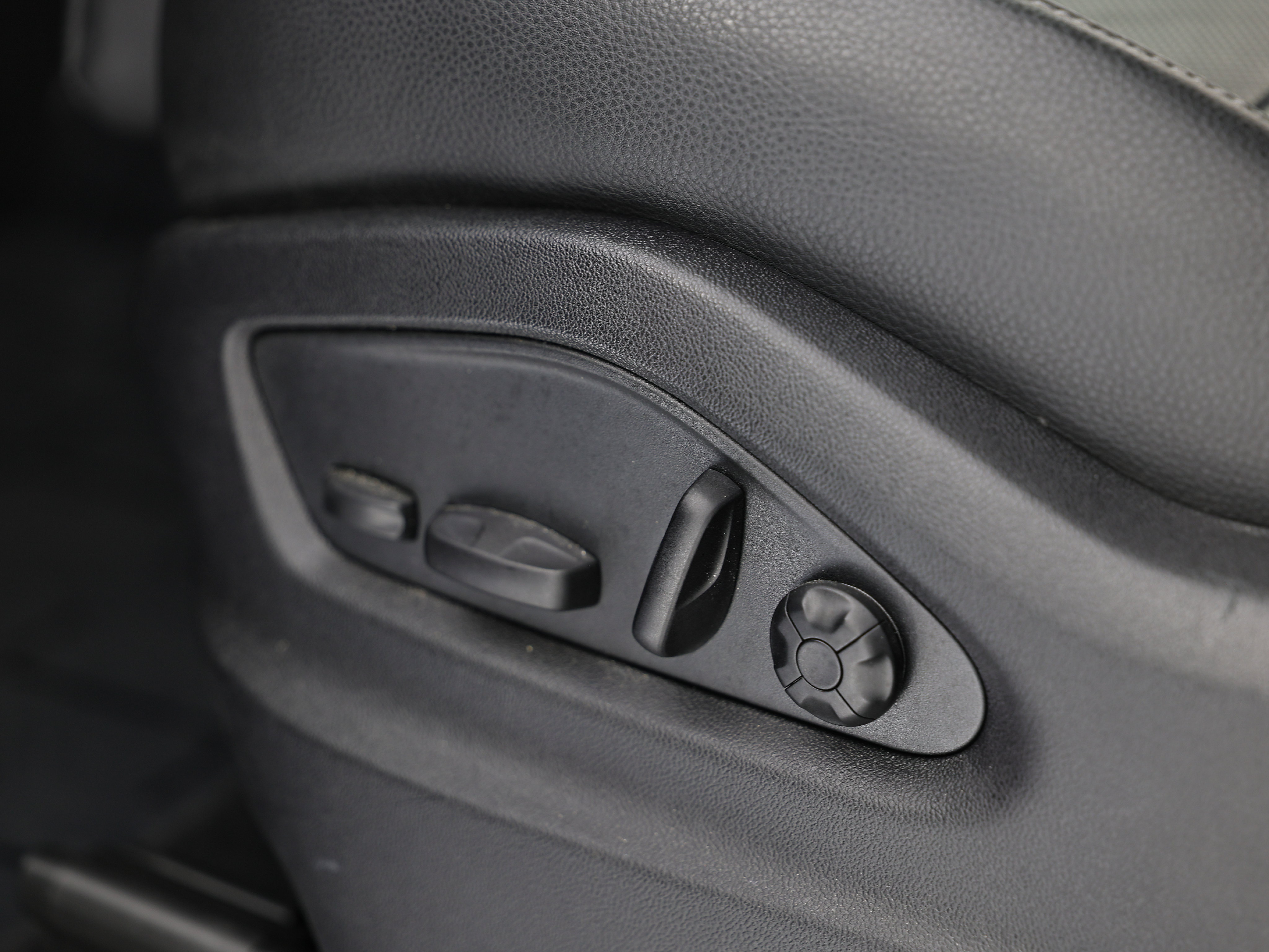 Used 2024 Porsche Cayenne AWD/4WD image 24