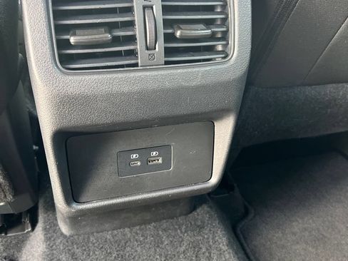 Used 2023 Nissan Rogue SV FWD image 18