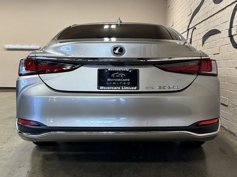 Used 2021 Lexus ES 250 image 6