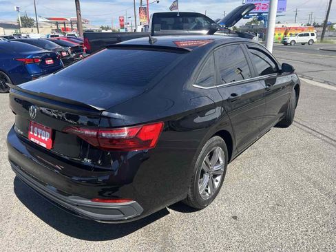 Used 2022 Volkswagen Jetta SE FWD image 5