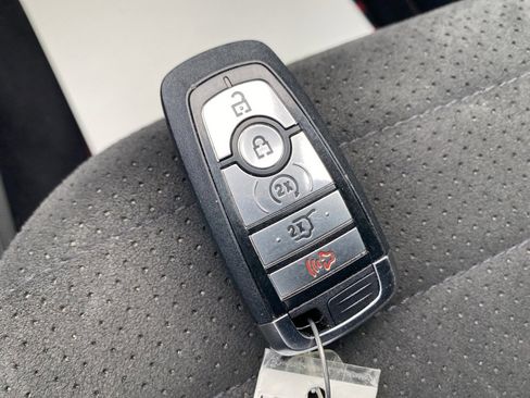 Used 2022 Ford Escape SEL w/ SEL Stealth AWD Package image 32