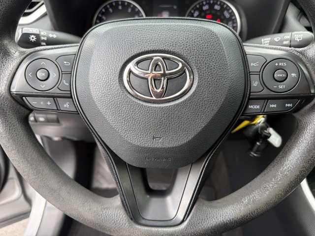 Used 2021 Toyota RAV4 LE AWD/4WD image 22