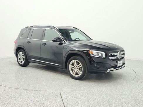 Used 2022 Mercedes-Benz GLB 250 image 3