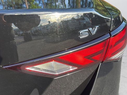 Used 2023 Nissan Sentra SV FWD image 28