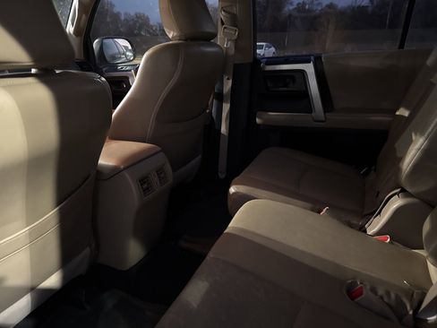 Used 2013 Toyota 4Runner SR5 image 18