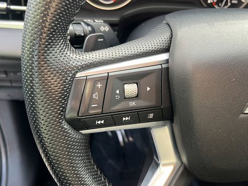 Used 2022 Mitsubishi Outlander SE image 25