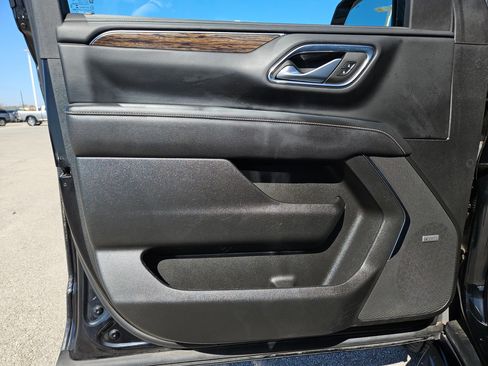 Used 2023 Chevrolet Tahoe Premier image 11