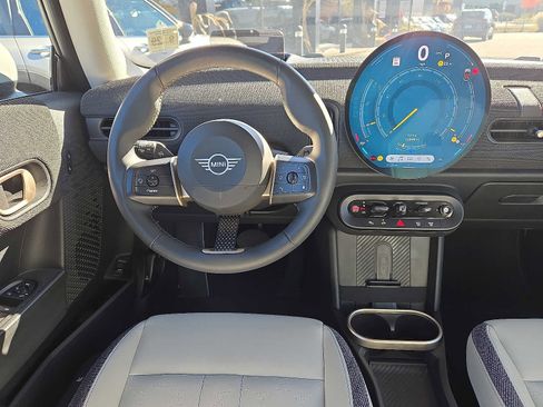 Used 2025 MINI Cooper 2-Door Hardtop image 11