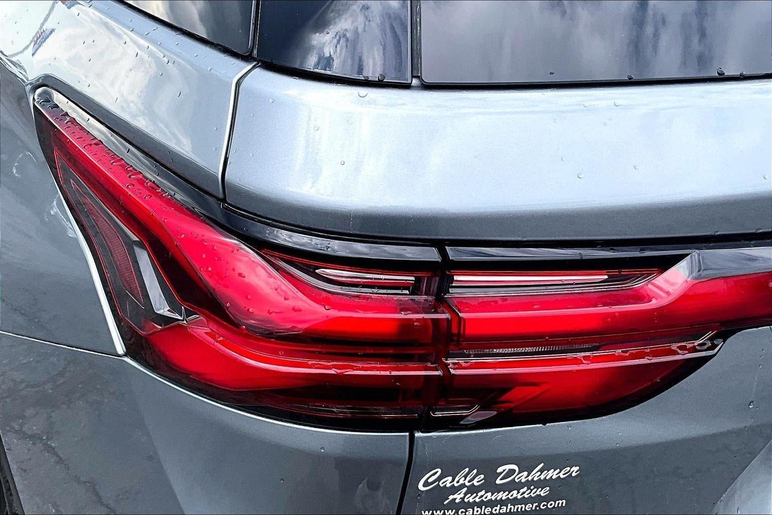 Used 2024 Chevrolet Traverse LT FWD image 29