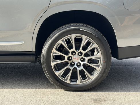 New 2026 GMC Yukon Denali w/ Sun & Power Step Package image 10