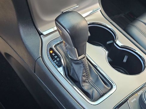 Certified 2022 Jeep Grand Cherokee Limited AWD/4WD image 27