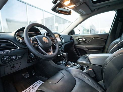 Used 2022 Jeep Cherokee Limited w/ Elite Package image 4