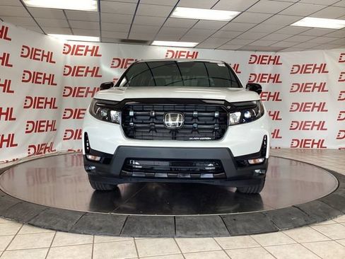 Used 2025 Honda Ridgeline Black Edition image 2