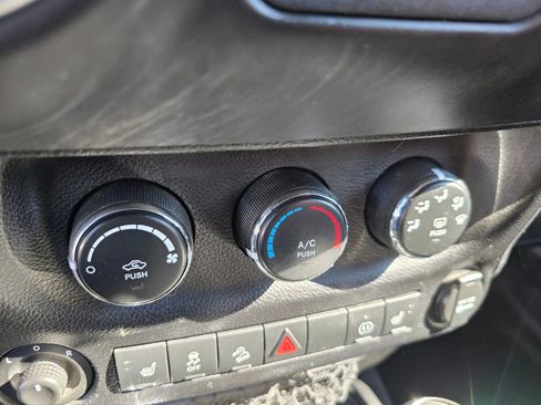 Used 2011 Jeep Wrangler Unlimited 70th Anniversary w/ Dual Top Group image 27