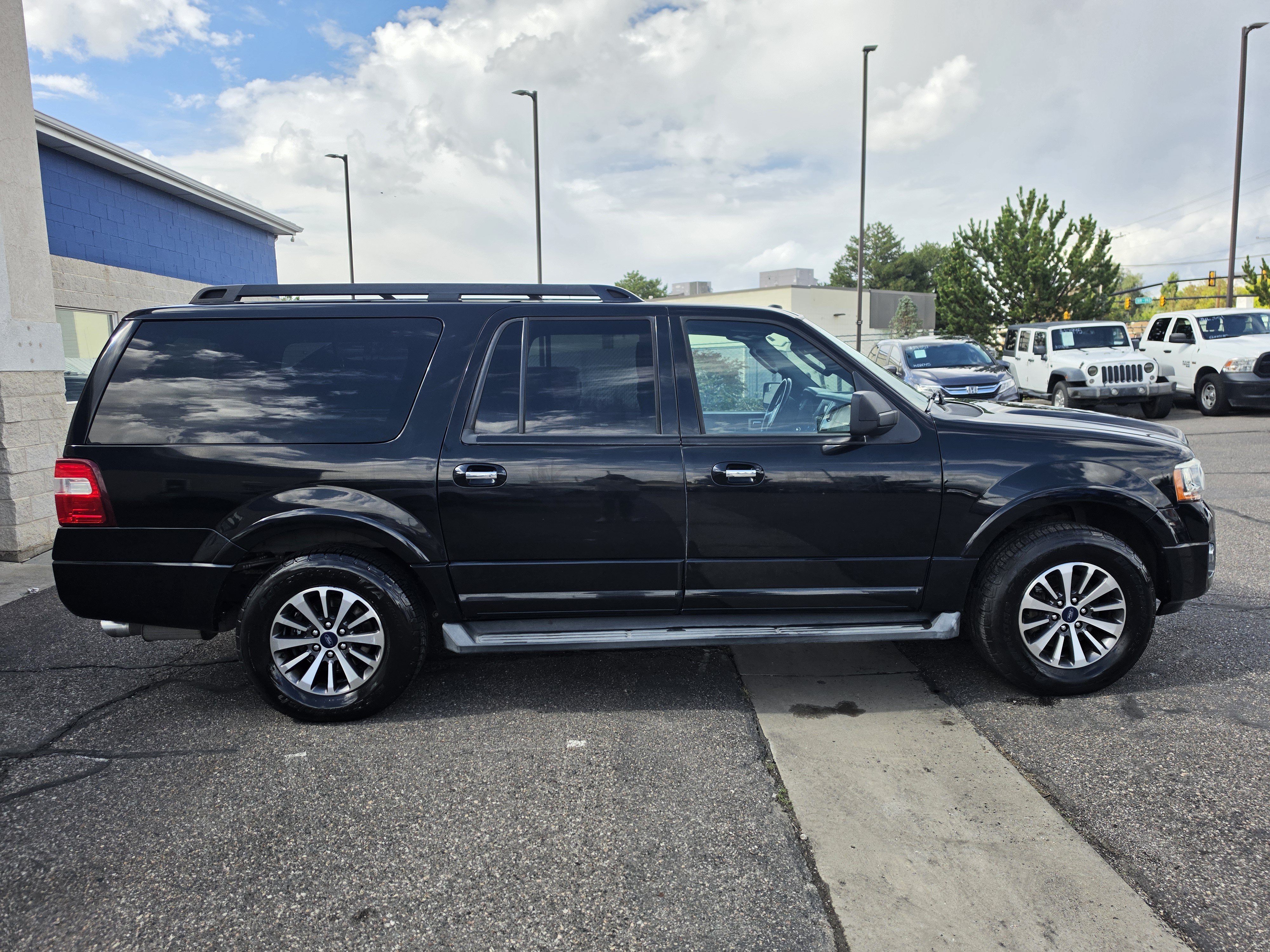 Used 2016 Ford Expedition EL XLT AWD/4WD image 8