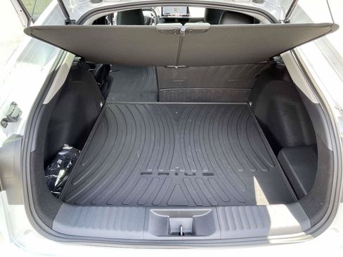 Used 2026 Toyota Prius FWD image 9