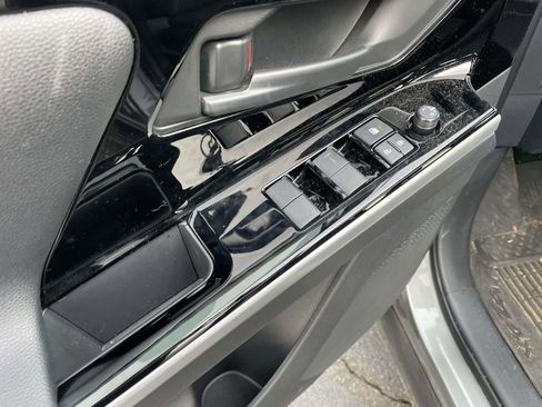 Used 2024 Toyota bZ4X XLE image 28