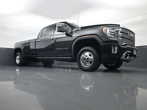 Used 2022 GMC Sierra 3500 Denali w/ Denali Ultimate Package AWD/4WD image 23
