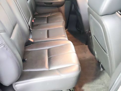 Used 2009 Chevrolet Avalanche LT w/ Luxury Package AWD/4WD image 46