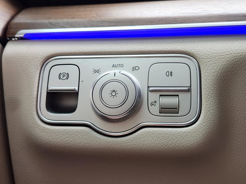 Certified 2025 Mercedes-Benz GLS 450 4MATIC image 15