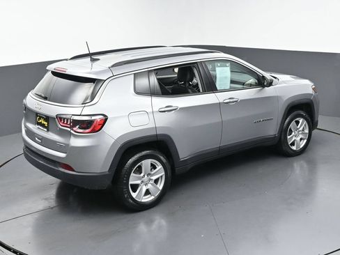 Used 2022 Jeep Compass Latitude w/ Convenience Group AWD/4WD image 39