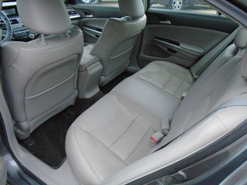 Used 2009 Honda Accord EX-L image 9