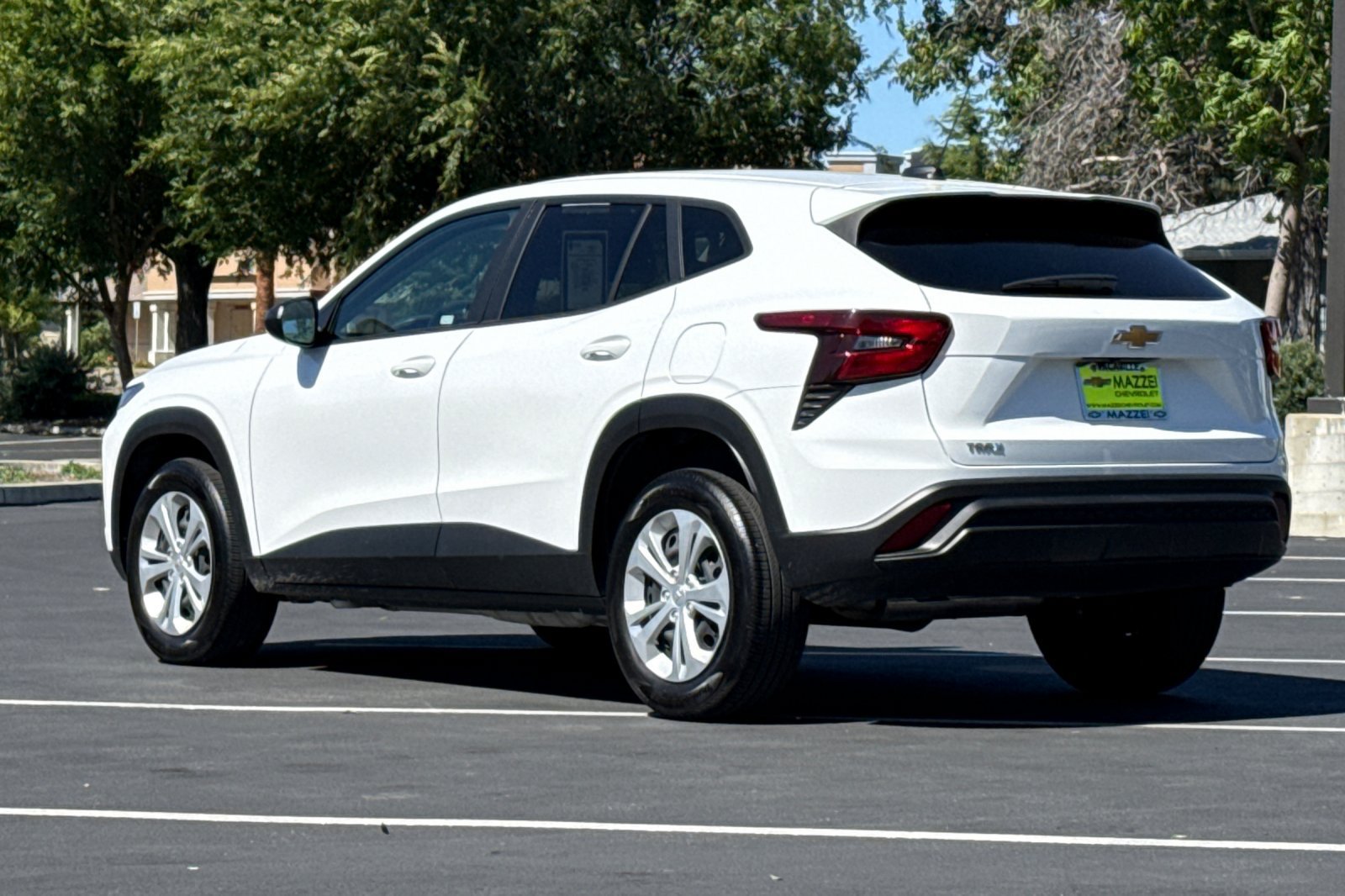 Used 2025 Chevrolet Trax LS FWD image 3
