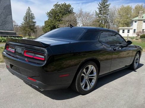 Used 2022 Dodge Challenger R/T image 7