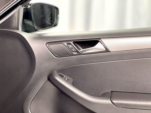 Used 2015 Volkswagen Jetta SE image 36