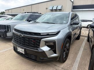 Used 2024 Chevrolet Traverse RS FWD video 1
