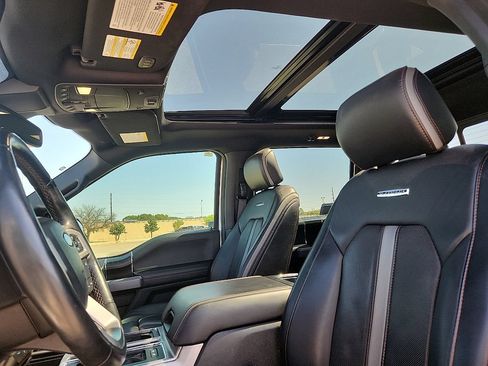 Used 2019 Ford F150 Platinum w/ Equipment Group 701A Luxury AWD/4WD image 12
