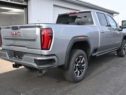 New 2026 GMC Sierra 2500 Denali w/ Denali Reserve Package image 5