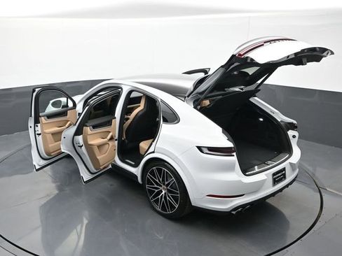 New 2026 Porsche Cayenne S image 28