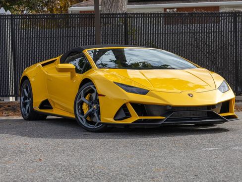 Used 2024 Lamborghini Huracan EVO image 4