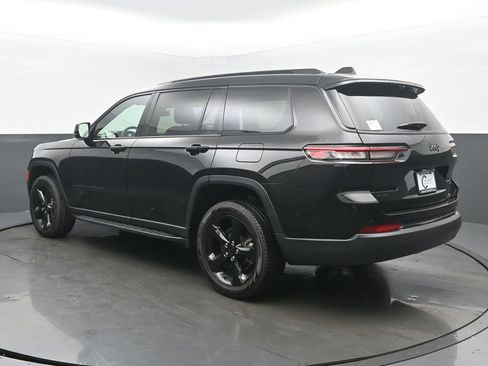 Used 2024 Jeep Grand Cherokee L Limited w/ Luxury Tech Group II AWD/4WD image 4